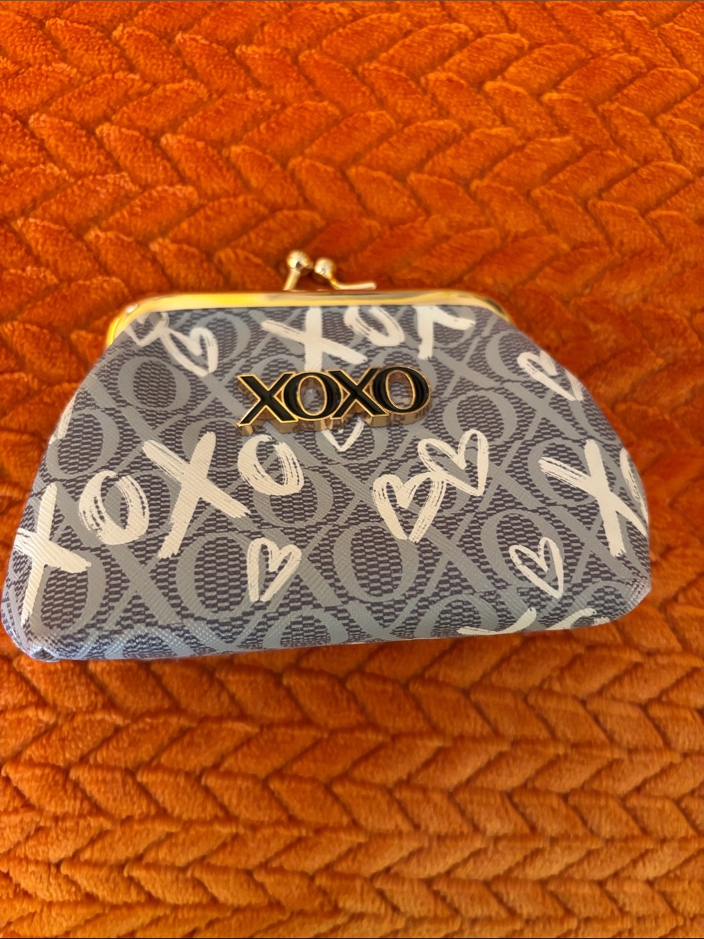 XOXO Gray & White Heart and XO Print Kiss-Lock Cosmetic Pouch
